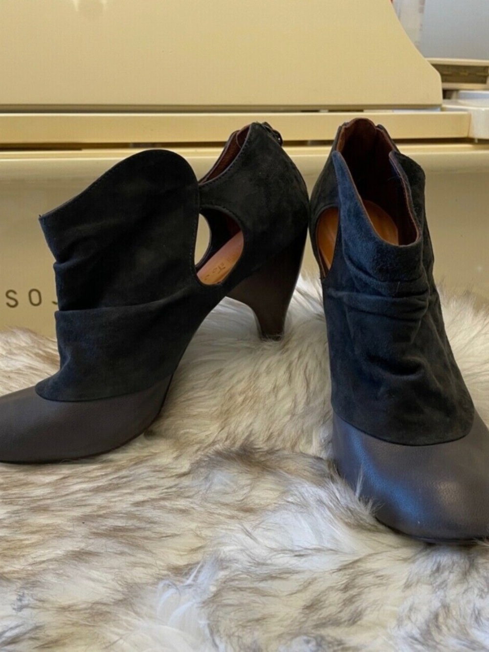 Coclico Grey Booties – Size 9.5 Women’s 🇪🇸
